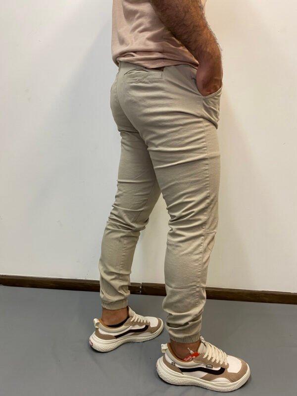 Estilo y Comodidad: Jogger Gabardina para Hombre - Image 6
