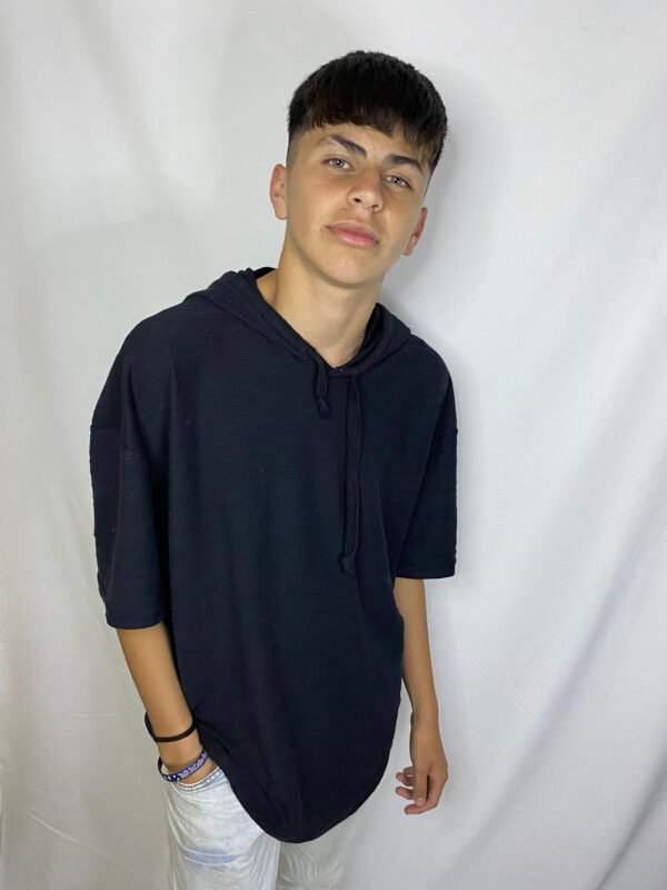 Remeras con Capucha - Image 4