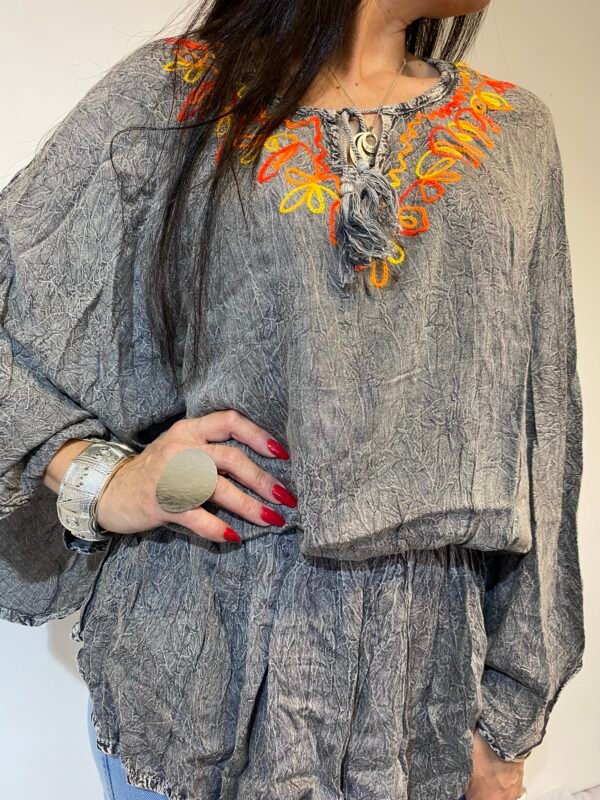 Remera Indu Batik: Estilo y Comodidad - Talle unico