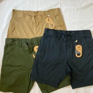 Bermuda Corte Chino Gabardina: Comodidad y Estilo para Cada Ocasión